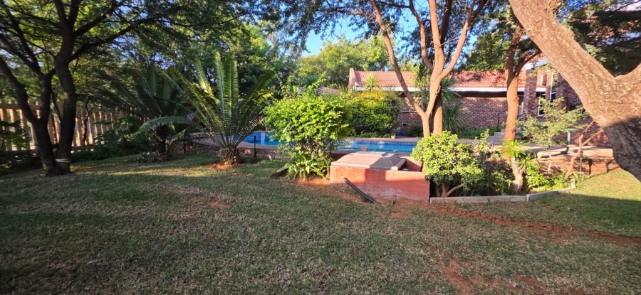 5 Bedroom Property for Sale in Wilkoppies North West